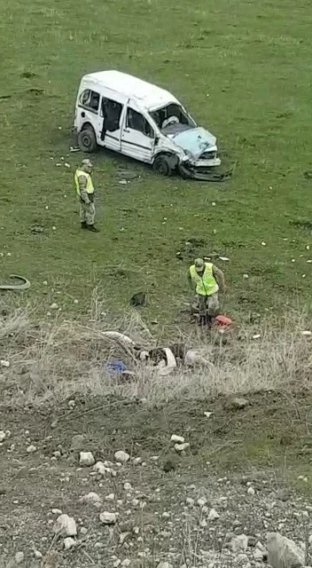 Çıldır’da trafik kazası: 1 ölü, 2 yaralı
