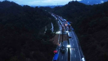 Çin’de otoyolun çökmesiyle ölenlerin sayısı 36’ya yükseldi
