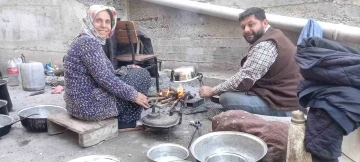 Çırak bulamayınca, işi hanımına öğretti, şimdi zamanla yarışıyorlar
