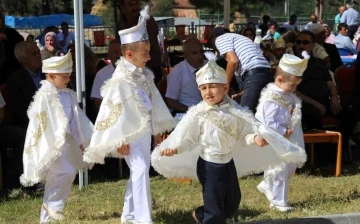 Çocuklar toplu sünnet oldu, şenlikte unutulmaz bir gün yaşadı