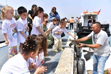 Çocuklara uygulamalı deniz temizliği eğitimi verildi
