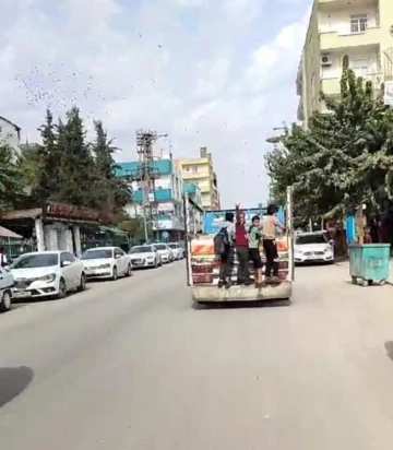 Çocukların tehlikeli yolculuğu kamerada
