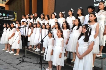 Çok Sesli Çocuk Korosu yılsonu konserini gerçekleştirdi
