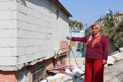 Çöp kamyonunun zarar verdiği evi ev sahibi kendi imkanıyla yaptırmış
