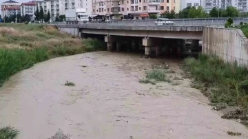 Çorum’da sağanak sonrası derelerin debisi yükseldi
