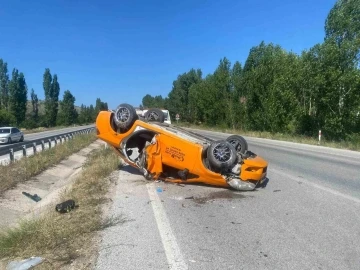 Çorum’da taksi takla attı: 4 yaralı
