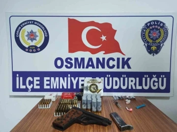 Çorum polisinden uyuşturucu ve silah operasyonu
