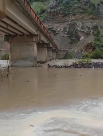 Çukurca’da aşırı yağışlar hayatı olumsuz etkiledi
