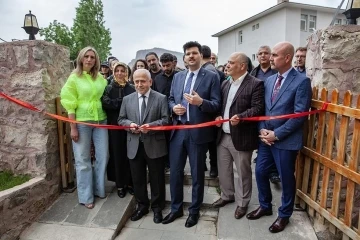 Çukurca’da “Sınırsız” adlı resim sergisi açıldı
