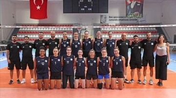 Çukurova Belediyesi Kadın Voleybol Takımı, sezona Avrupa hedefiyle başlıyor