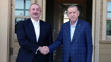 Cumhurbaşkanı Erdoğan, Azerbaycan Cumhurbaşkanı Aliyev ile bir araya geldi