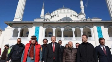 Cumhurbaşkanı Erdoğan, Barbaros Hayrettin Paşa Camisi'nde incelemelerde bulundu