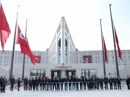 Cumhurbaşkanı Erdoğan: “Bölgemizi kasıp kavuran yıkımların, sınırlarımıza dayanmasını, bizi de yakmaya başlamasını beklemeyeceğiz”
