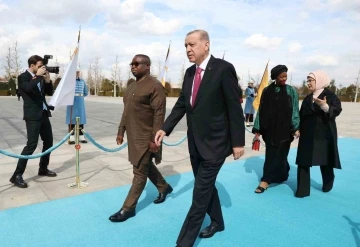 Cumhurbaşkanı Erdoğan, Brunei Darusselam Sultanı Waddaulah’ı resmi törenle karşıladı
