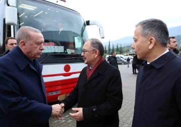 Cumhurbaşkanı Erdoğan, Hatay’da kura çekim ve konut teslim törenine katıldı
