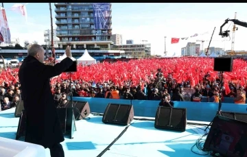 Cumhurbaşkanı Erdoğan: “Kimileri sadece laf yapar, kimileri de işte böyle iş yapar, hizmet yapar”
