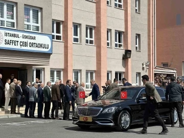 Cumhurbaşkanı Recep Tayyip Erdoğan, oyunu Üsküdar’da kullandı
