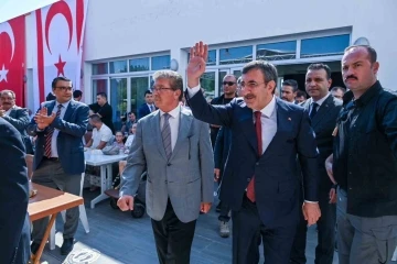 Cumhurbaşkanı Yardımcısı Yılmaz, KKTC’de Kıbrıs Türkleriyle bir araya geldi
