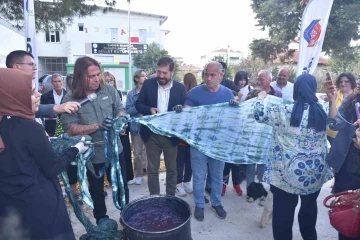 Cumhuriyet’in 100. yılında 100 metre kumaş kök boya ile boyandı
