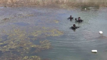 Dalgıçlar Eğirdir Gölü’nde temizlik çalışması yaptı
