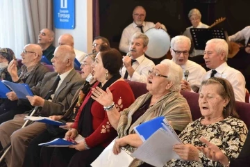 Deneyimli vatandaşlardan Türk Halk Müziği konseri
