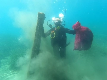 Turgutreis’teDeniz dibi temizliği 