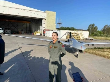 Deniz Kuvvetleri bünyesinde tek kadın İHA pilotu hem mavi vatanı hem de gök vatanı koruyor
