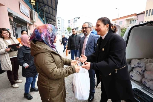 Denizli Büyükşehirden öğrencilere beslenme yardımı
