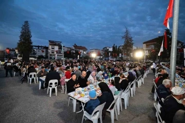 Denizli Büyükşehrin iftar sofrası bu kez Dokuzkavaklar Mahallesi’nde kuruldu
