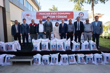 Denizli’de 1460 üreticiye 146 ton Macar fiği tohumu dağıtılıyor
