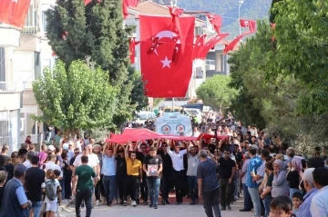 Denizlili şehit, ismini aldığı şehit amcasının yanına defnedildi