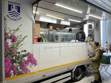 Deprem bölgesinde sıcak yemek