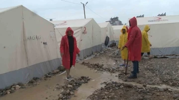 Deprem bölgesinde yağış etkili oldu