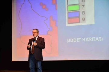 “Deprem Dirençli Kent Esenyurt” programına katılan Prof. Dr. Naci Görür, uyarılarda bulundu
