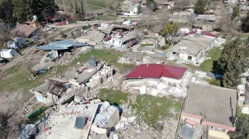 Deprem köyleri de yerle bir etti, sadece bu köyde 33 kişi öldü
