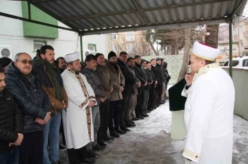 Depremde hayatını kaybeden milli güreşçi son yolculuğuna uğurlandı