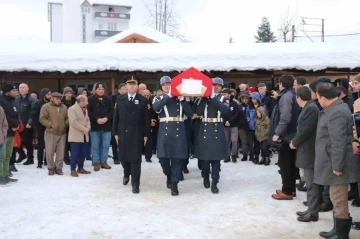 Depremde hayatını kaybeden uzman çavuş, Ordu’da topağa verildi
