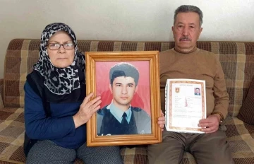 Depremde oğlu şehit olan baba, maaşını depremzedelere bağışladı