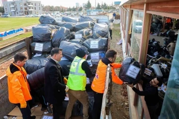 Depremin 4. gününde de yardımlar çığ gibi büyüyor