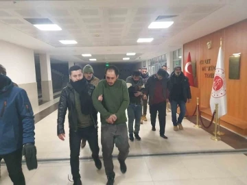 Depremin merkez üssü Elbistan’da hırsızlık yapan 3 kişi tutuklandı