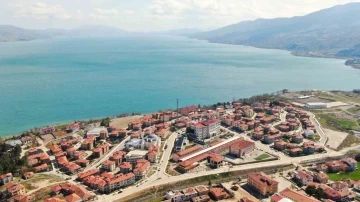 Depremin merkez üssünde göl manzaralı TOKİ konutları dikkat çekiyor
