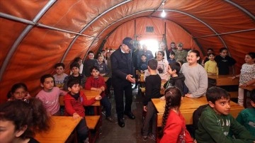 Depremin vurduğu illerde eğitim-öğretime "Mehmetçik Okulu" desteği