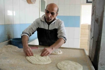 Depremzede Fırıncı Sefa Pemik: &quot;Akşam yatarken her şeyimiz vardı, kalktığımızda her şeyimiz kayboldu&quot;
