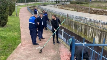 Dere simsiyah aktı, ekipler harekete geçti
