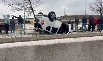 Devrilen aracın sürücüsü yaralandı
