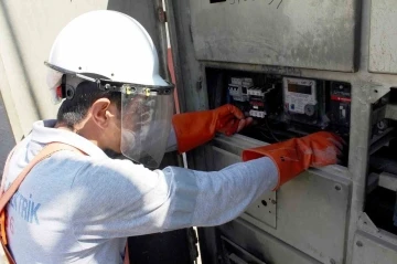 Dicle Elektrik arızalı panoları onardı
