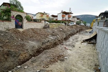 Didim Belediyesi yol yapım çalışmalarını sürdürüyor
