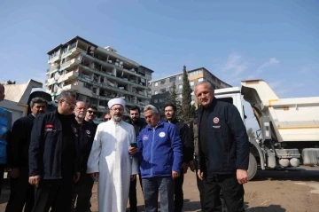 Diyanet İşleri Başkanı Erbaş, Hatay’da incelemelerde bulundu
