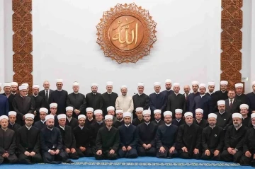 Diyanet İşleri Başkanı Erbaş: “Kur’an-ı Kerim’e ve Resulünün sünnetine sarılarak yürümeye devam ediyoruz”
