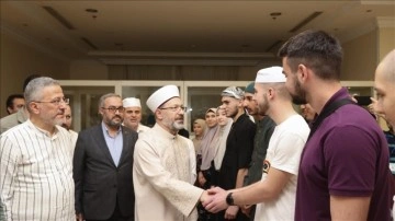 Diyanet İşleri Başkanı Erbaş, Mekke'de gençlerle buluştu